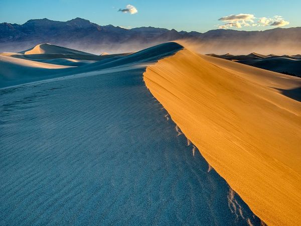 California Death Valley National Park-Mesquite Flat Sand Dunes